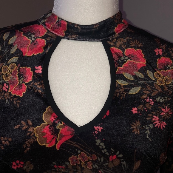 Velvet Choker Dress - Picture 3 of 4